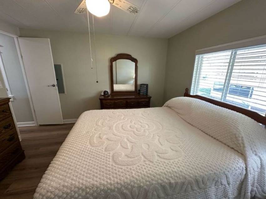 581 Lake Henry Drive a Winter Haven, FL Mobile or Manufactured Home for Sale